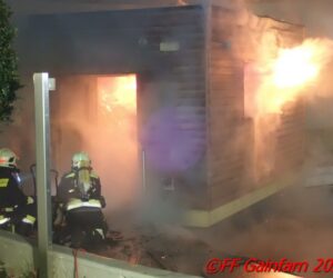 Brandeinsatz in Bad Vöslau: Brand einer Saunahütte